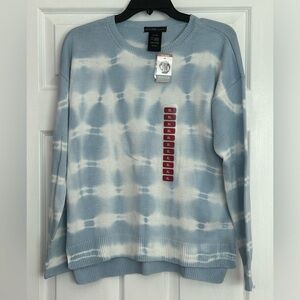 Design history – extra large, blue and white sweater.